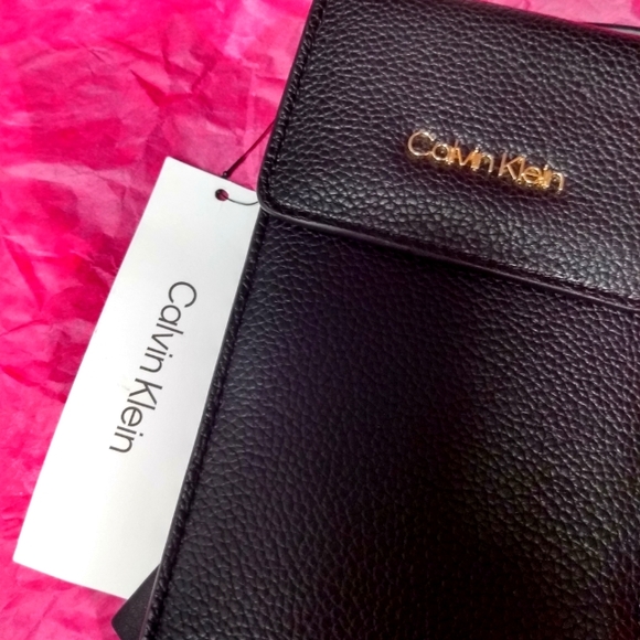 NWT Calvin Klein phone wallet - Picture 6 of 6